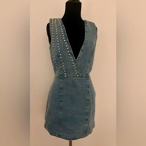 Denim Studded Dress
Understated Leather
Size XS